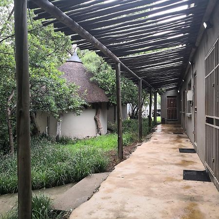 Touch Of Africa Lodge Lanseria Ngoại thất bức ảnh