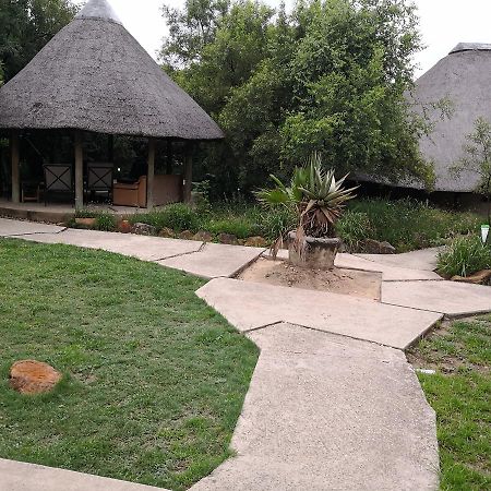 Touch Of Africa Lodge Lanseria Ngoại thất bức ảnh