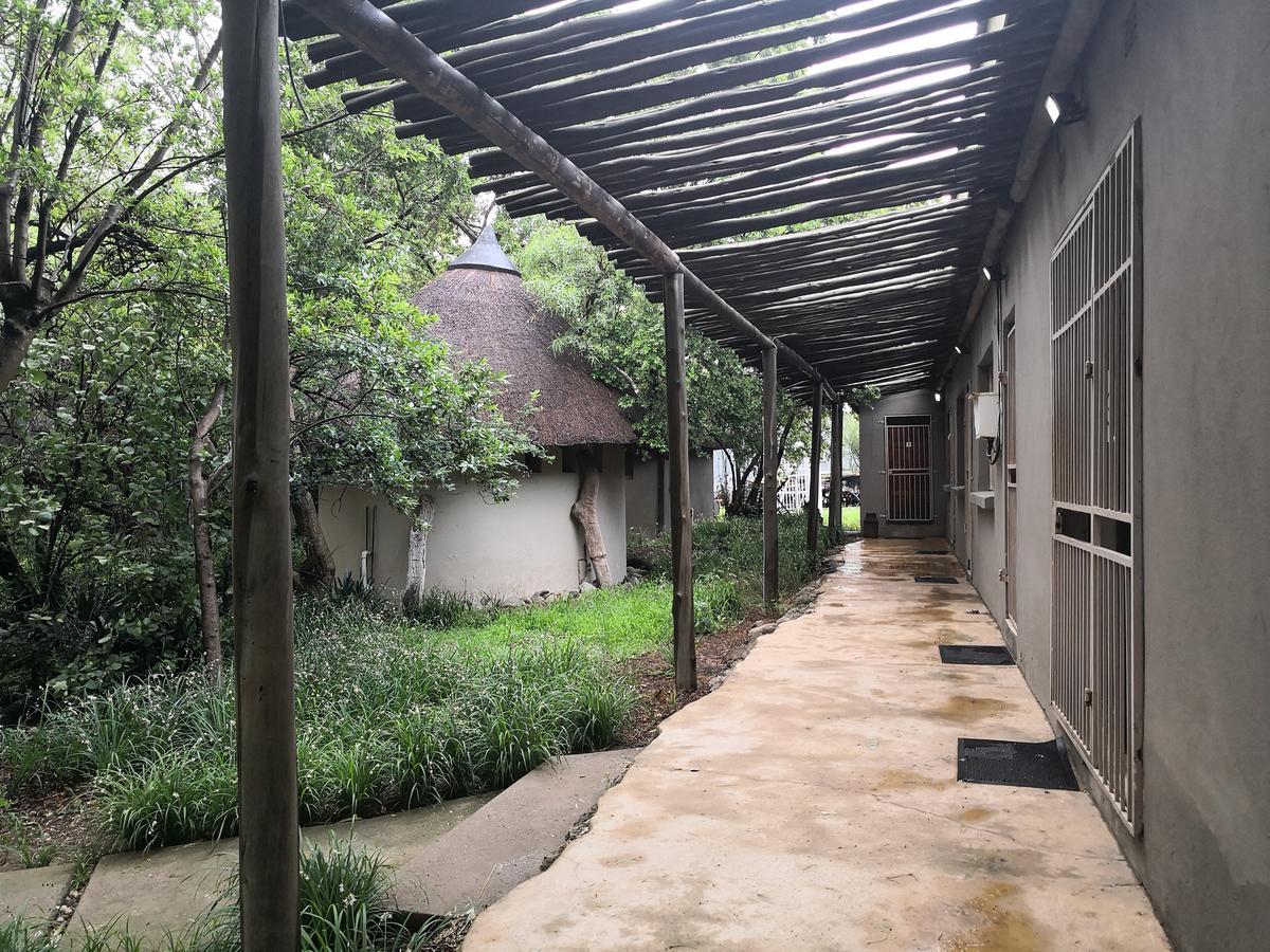 Touch Of Africa Lodge Lanseria Ngoại thất bức ảnh