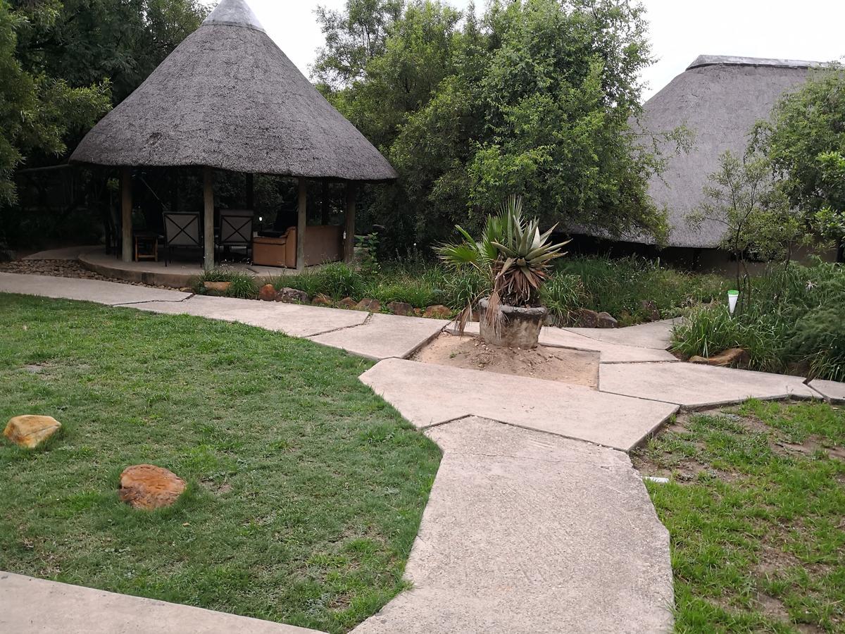 Touch Of Africa Lodge Lanseria Ngoại thất bức ảnh